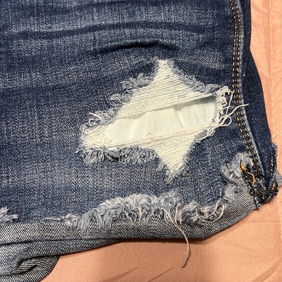 Women’s Hollister High Rise Shorts - Picture 4 of 5